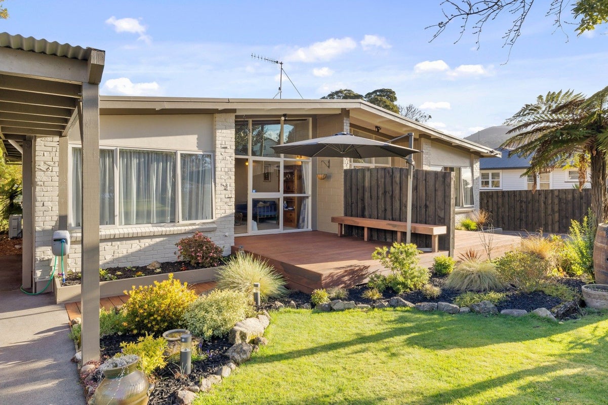 97B Kawaha Point Road, Kawaha Point, Rotorua, Bay Of Plenty - Carousel 2