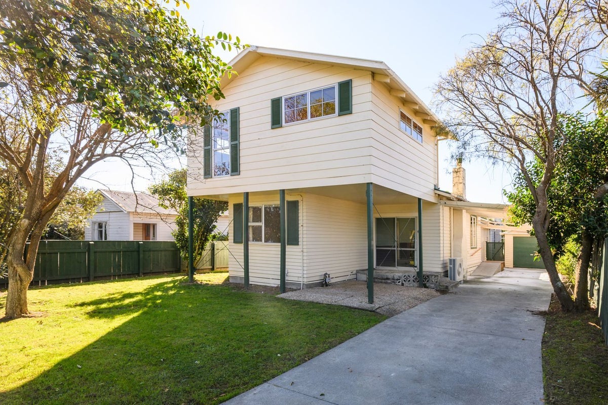 179 Botanical Road, Takaro, Palmerston North - Carousel 33