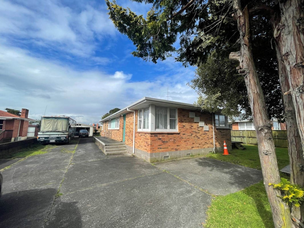 89 Lincoln Road, Henderson, Auckland - Carousel 2