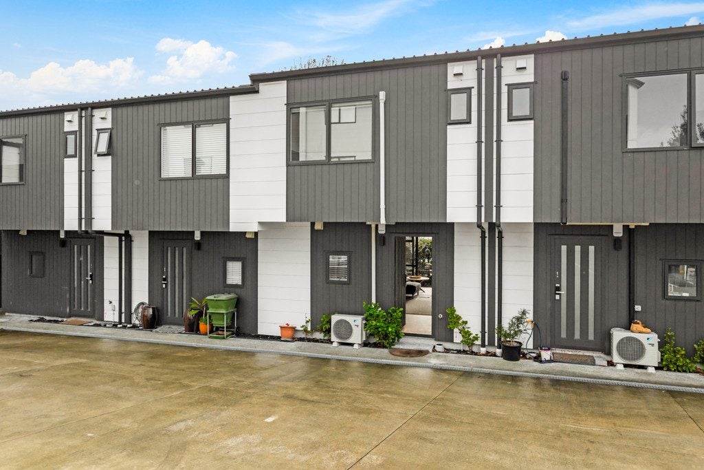 1C Shamrock Lane, Te Atatu Peninsula, Auckland - Carousel 19