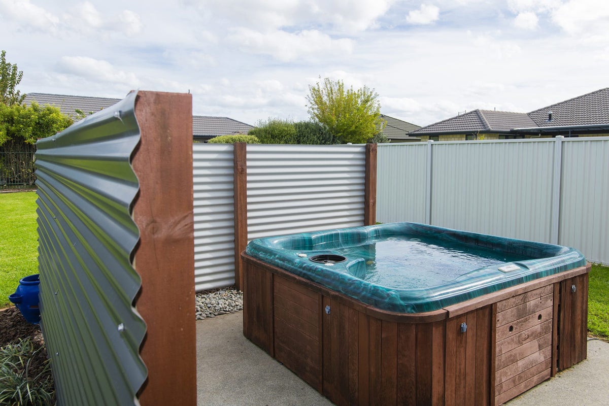 36 Sterling Park, Lytton West, Gisborne - Carousel 36