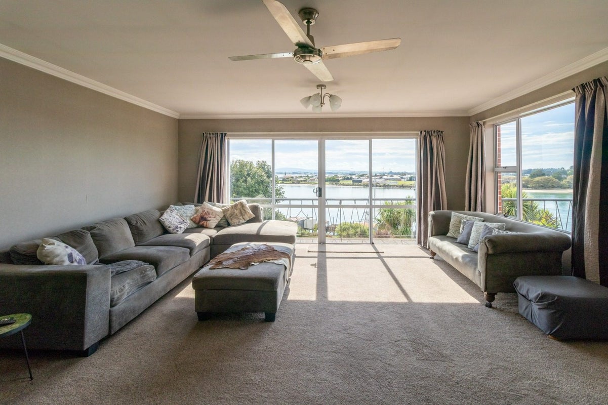 12 Bates Street, Riverton - Carousel 2