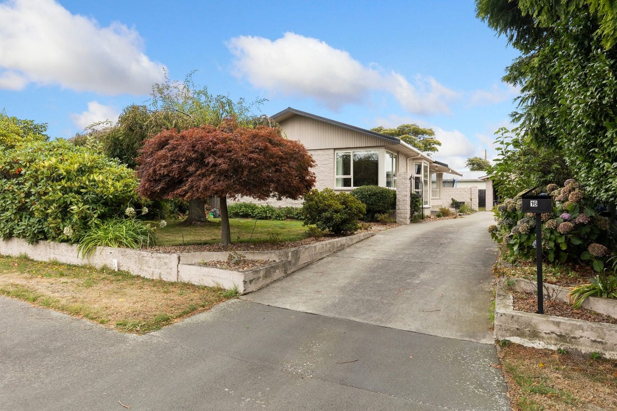 16 Dunstan Crescent, Hornby, Christchurch - Carousel 1