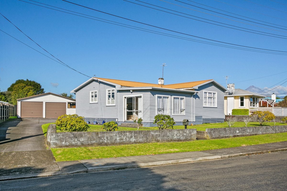 6 Rata Street, Upper Vogeltown, New Plymouth - Carousel 17