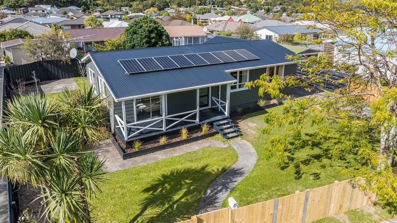 92 Mohaka Street, Wainuiomata, Lower Hutt - Carousel 1