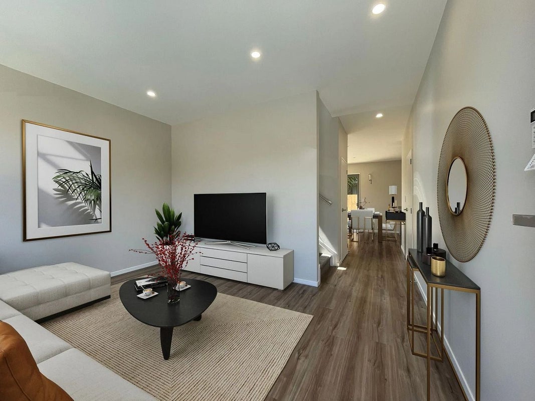 2/8 Maru Road, Takanini, Auckland - Carousel 2