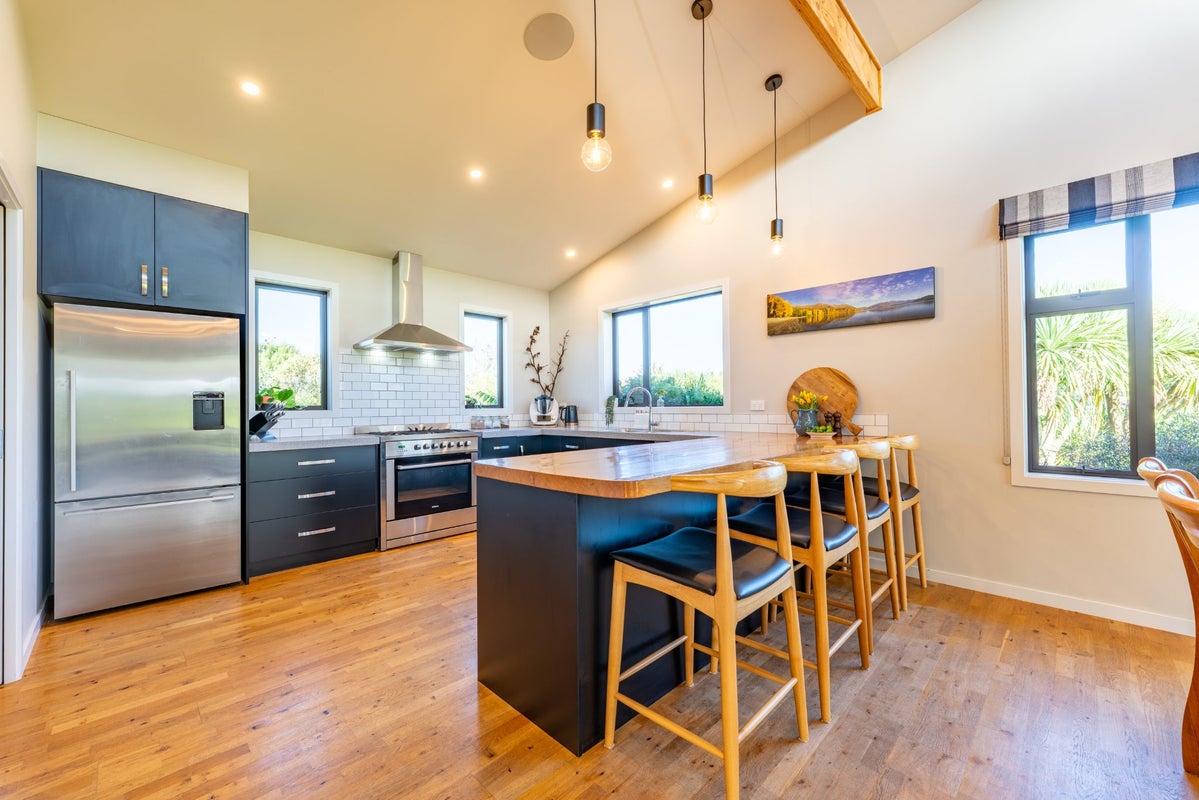 21 Pekapeka Lane, Geraldine, Geraldine - Carousel 2