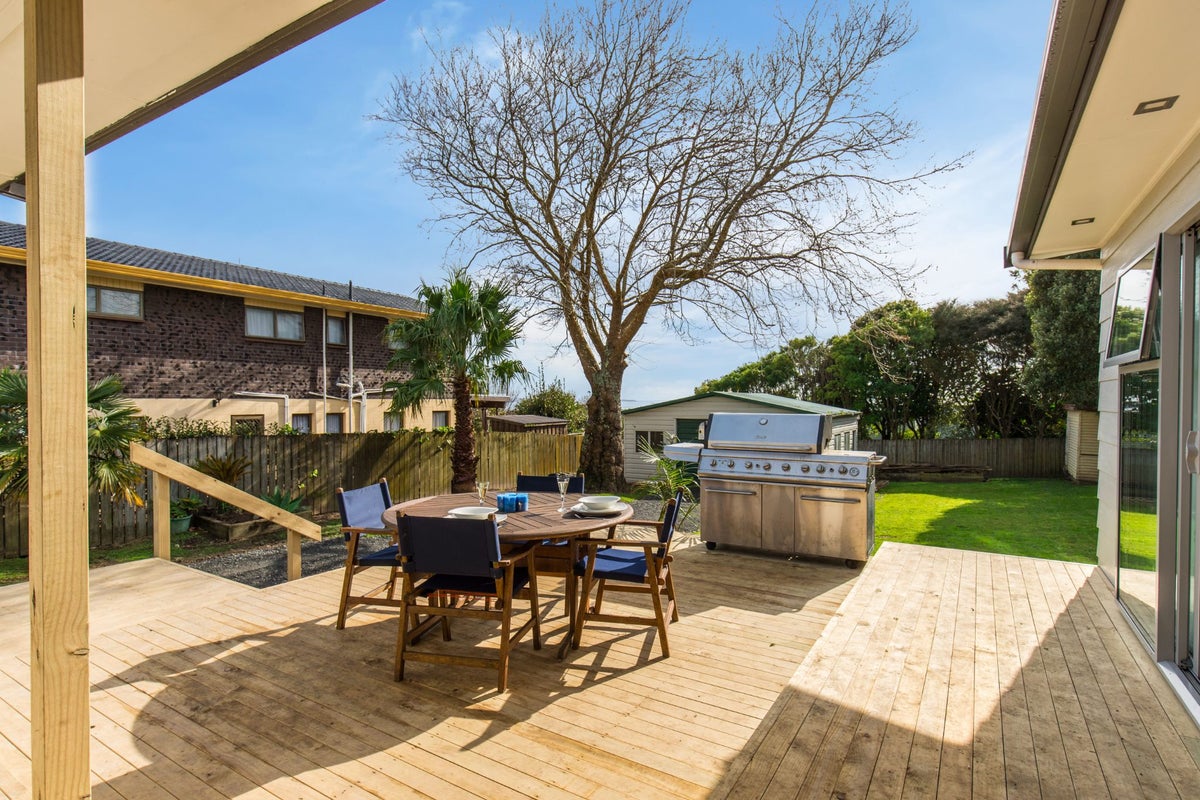23 Karaka Road, Beachlands, Auckland - Carousel 1