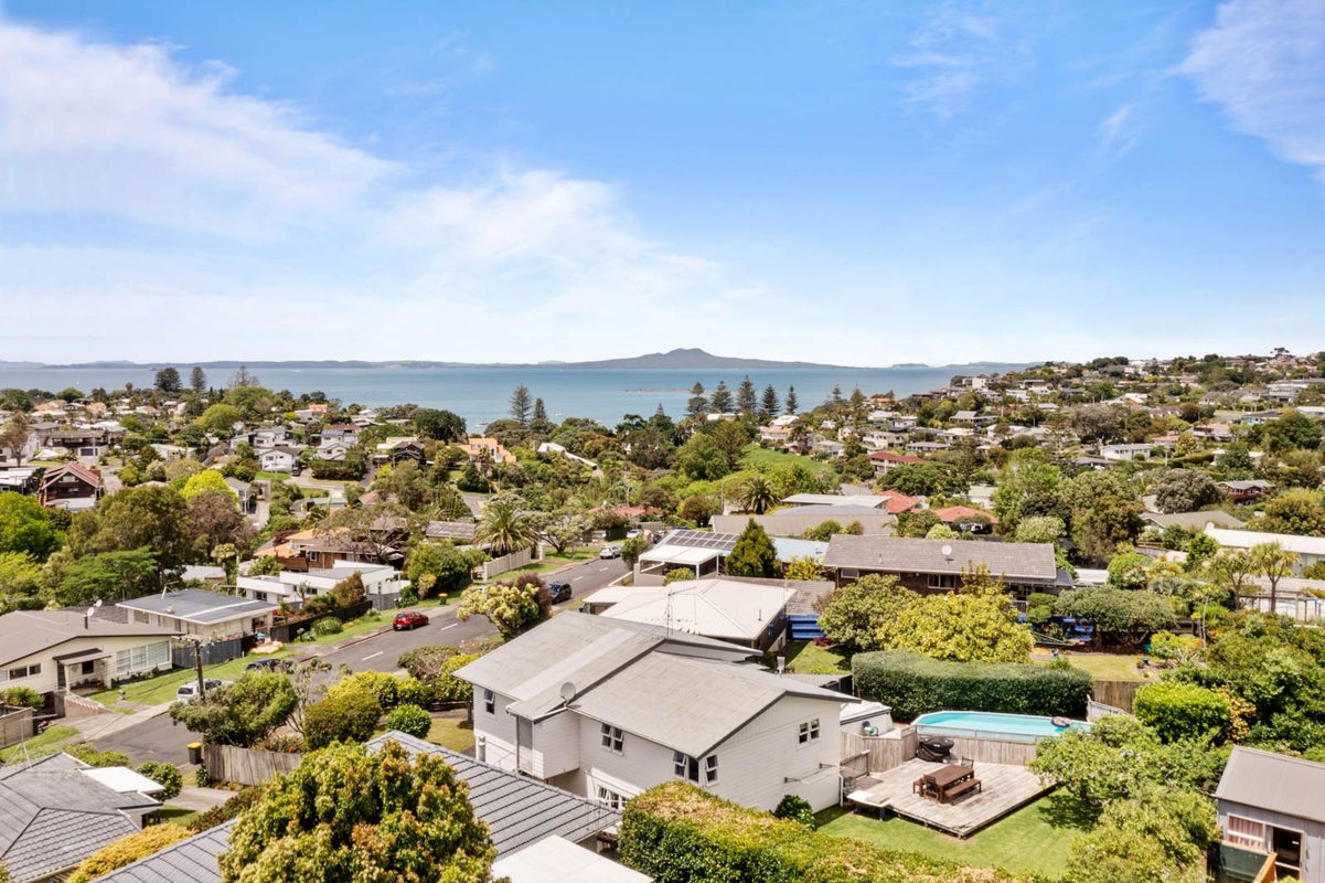 13 Sealy Road, Torbay, Auckland - Carousel 22