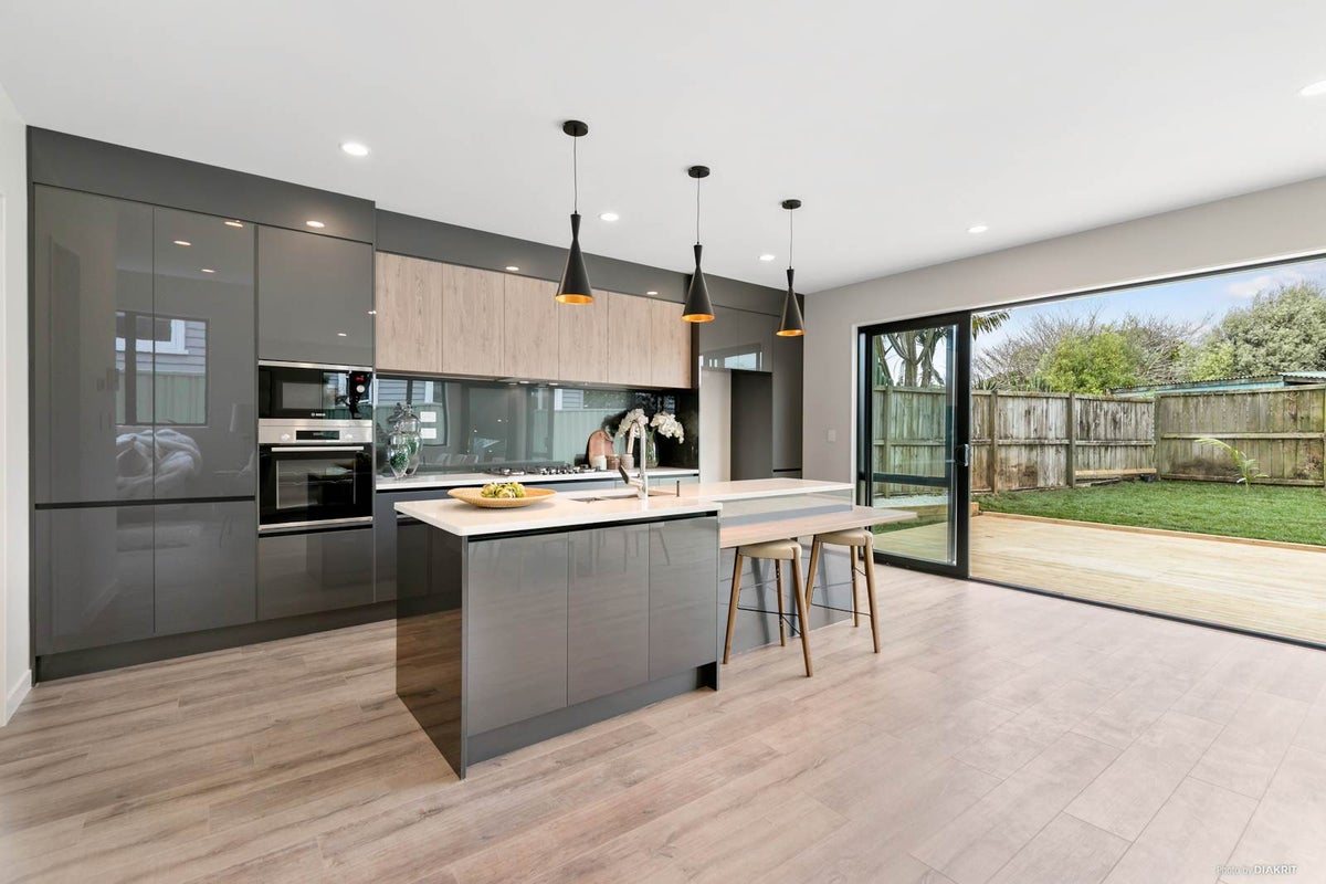 46 Tawa Road, One Tree Hill, Auckland - Carousel 2