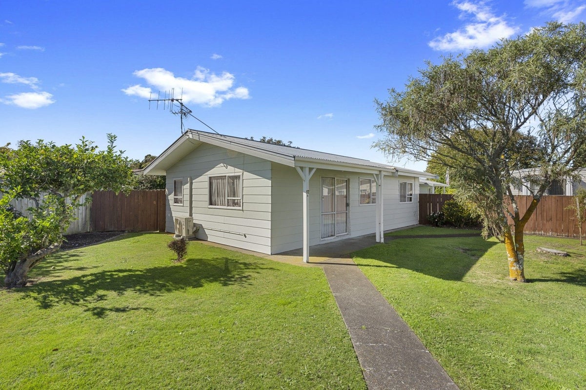 97A Hakeke Street, Whanganui East, Whanganui - Carousel 1