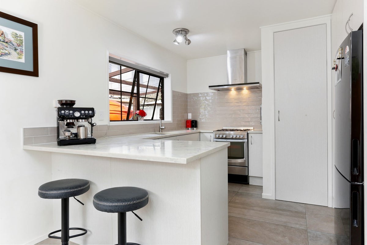 19 Mapau Road, Greenlane, Auckland - Carousel 2