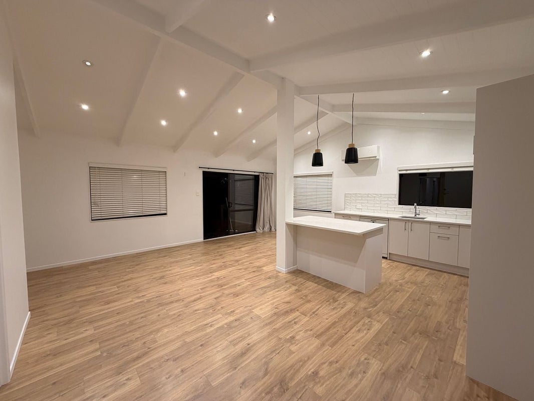 17 Mona Vale, West Harbour, Auckland - Carousel 2