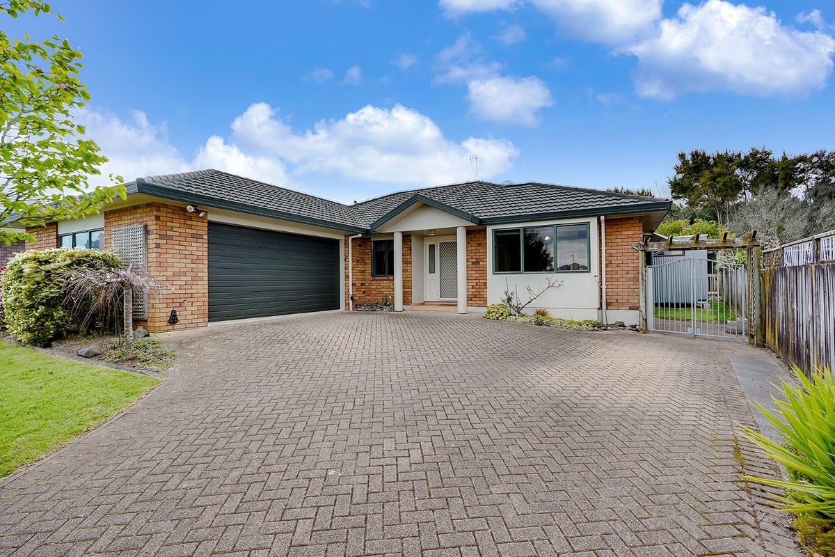 11 Ben Lomond Place, Nawton, Hamilton, Waikato - Carousel 1