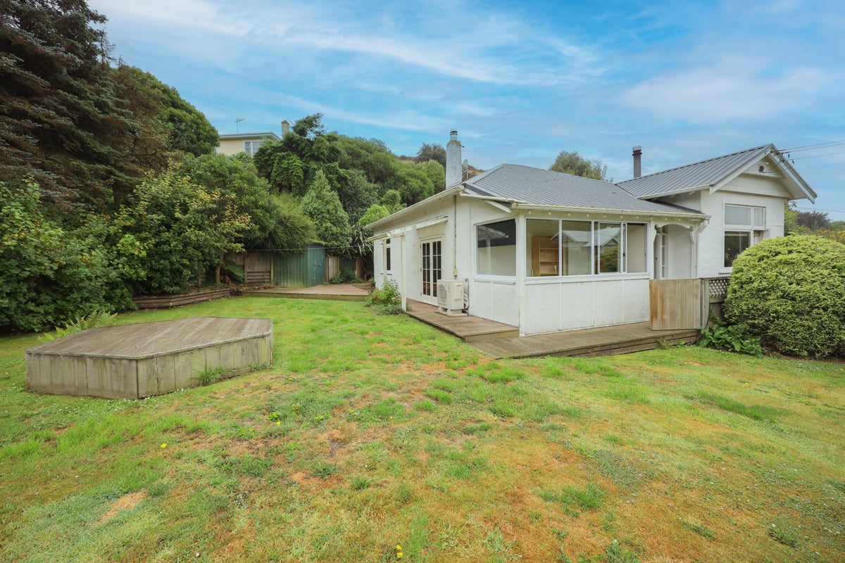 82 Eden Street, Oamaru - Carousel 16