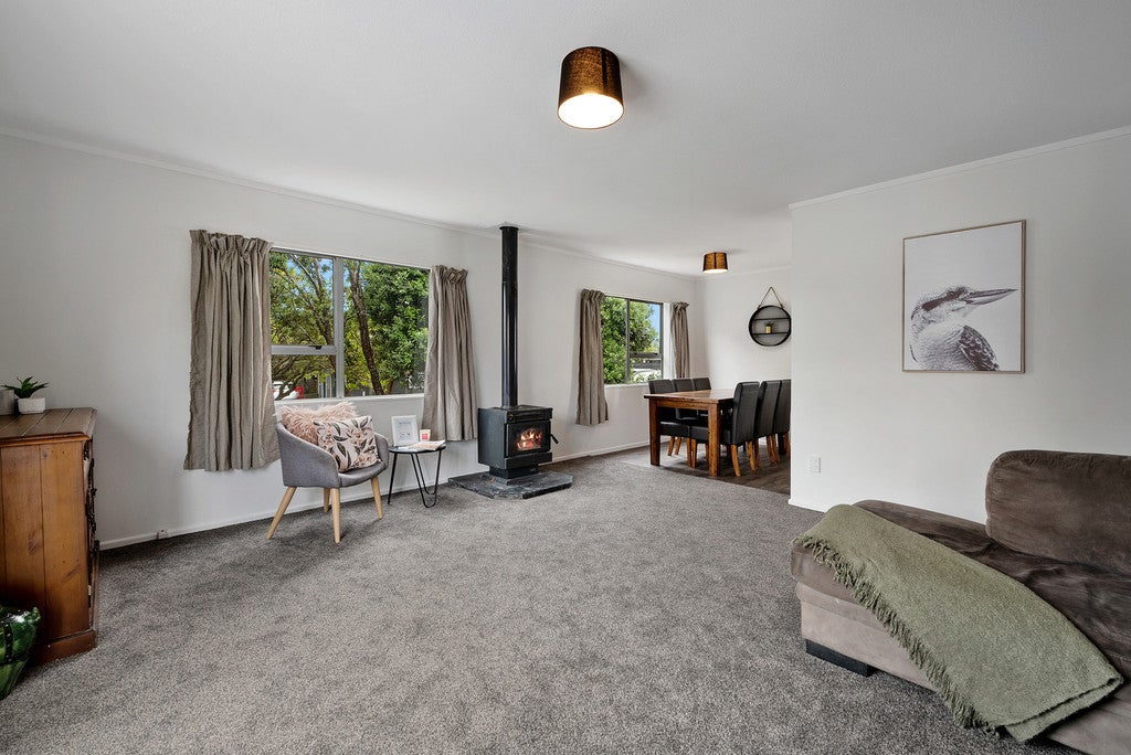 161 Holborn Drive, Stokes Valley, Lower Hutt - Carousel 2