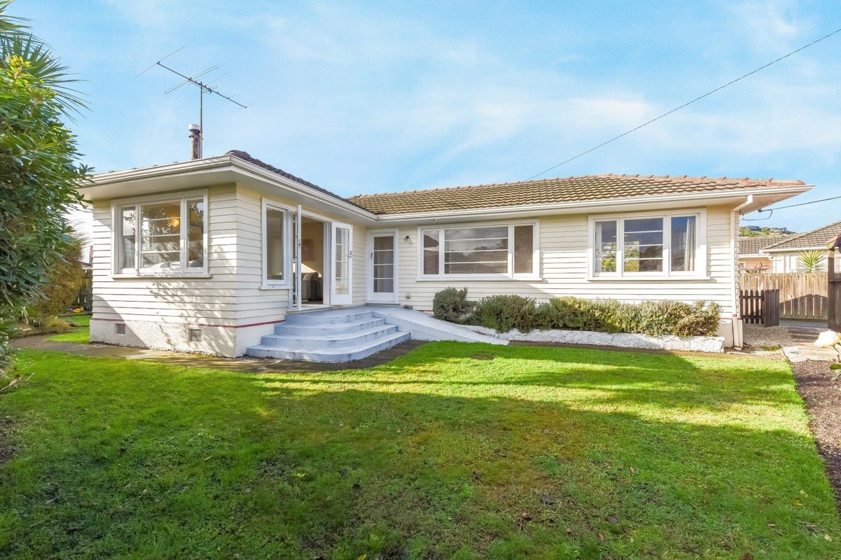 2/50 Parkers Road, Tahunanui, Nelson - Carousel 1