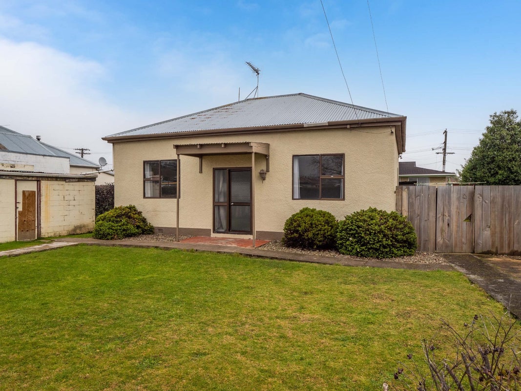 22 Queen Street, Brighton, Dunedin - Carousel 14