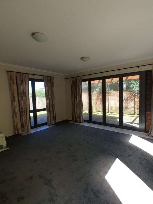 1 Ashurst Lane, Greenhithe, Auckland - Carousel 2