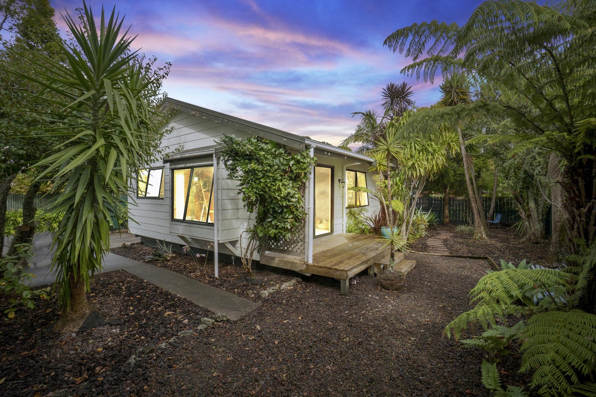 2/103 Glendale Road, Glen Eden, Auckland - Carousel 1