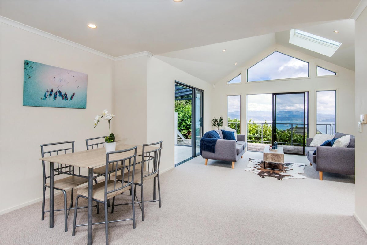 9 Dress Circle, Newlands, Wellington - Carousel 2