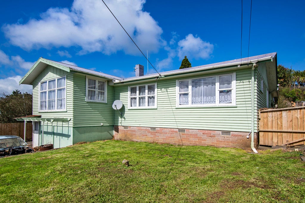 15 Taraire Crescent, Otangarei, Whangarei - Carousel 1