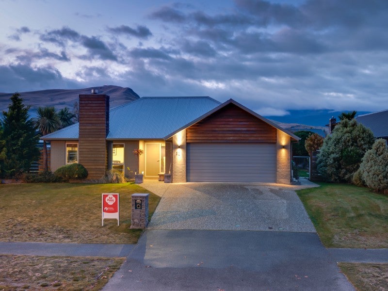17 Hope Avenue, Lake Hayes, Queenstown - Carousel 1