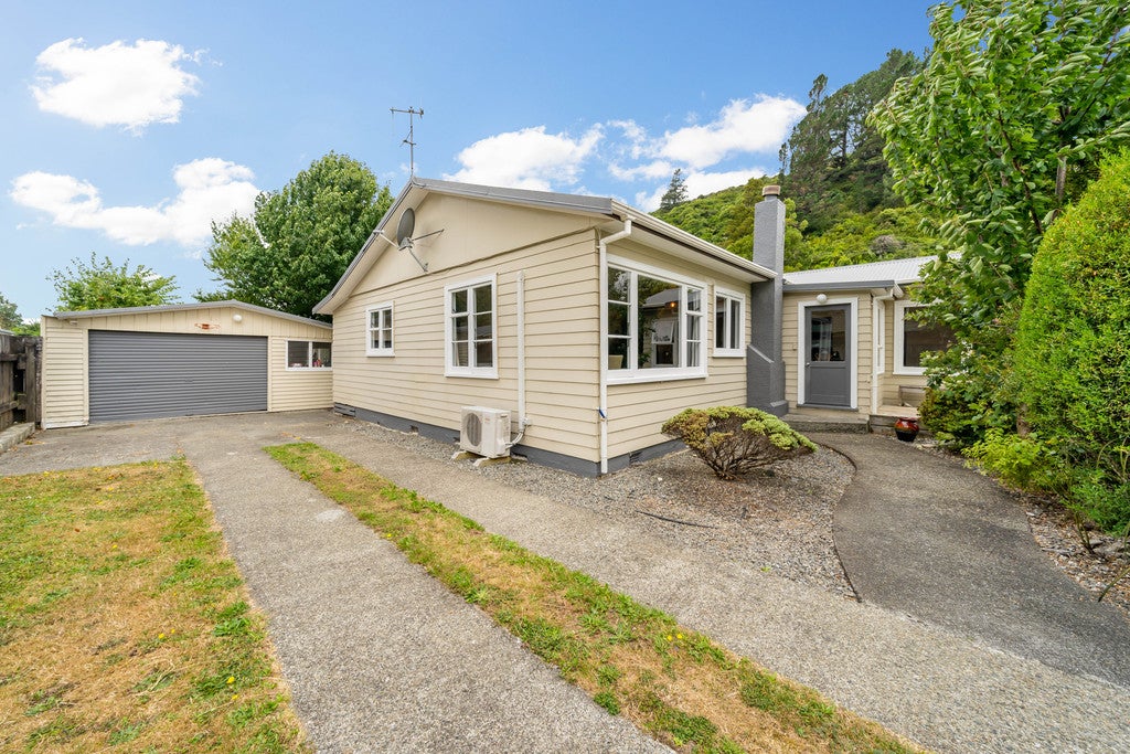 4 Pokaka Street, Birchville, Upper Hutt - Carousel 2