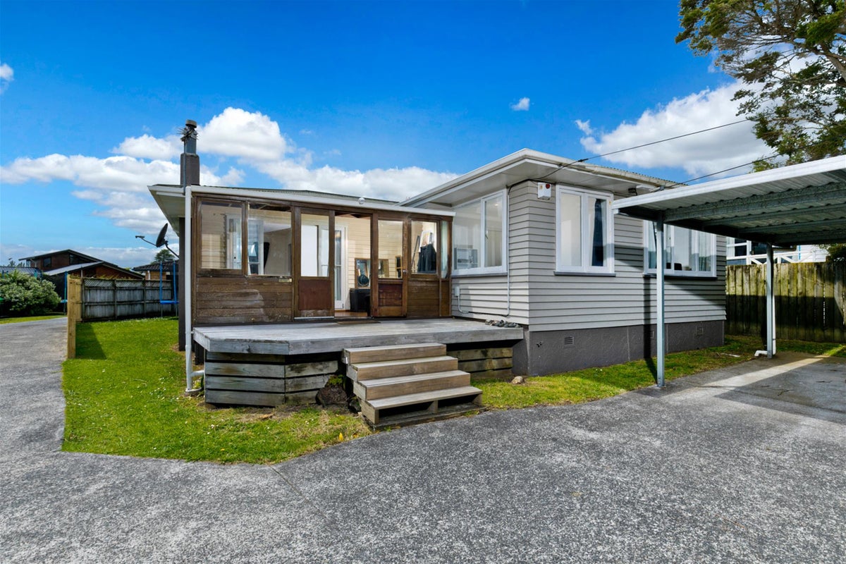 23 Statesman Street, Henderson, Auckland - Carousel 1