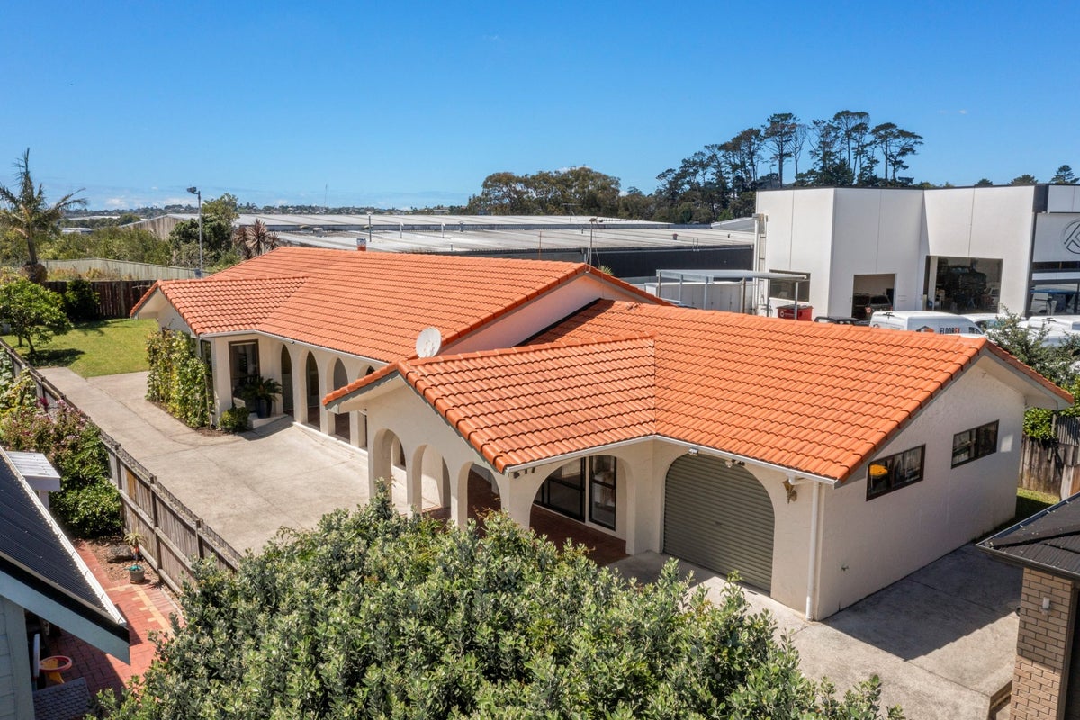 291 Albany Highway, Rosedale, Auckland - Carousel 1