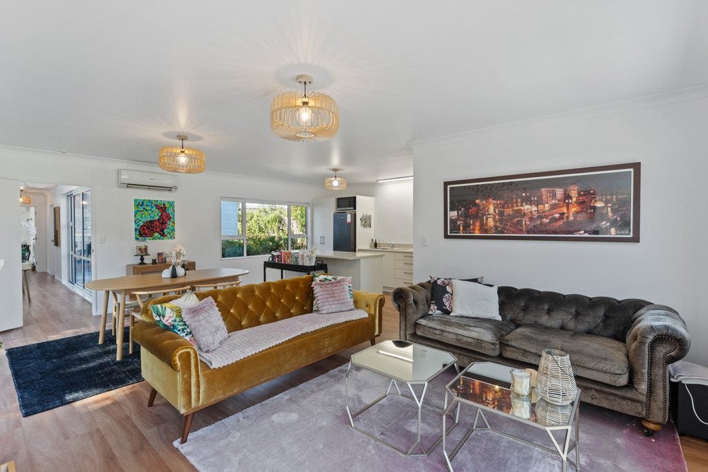 27 Sarah Street, Waikawa Beach, Levin - Carousel 2