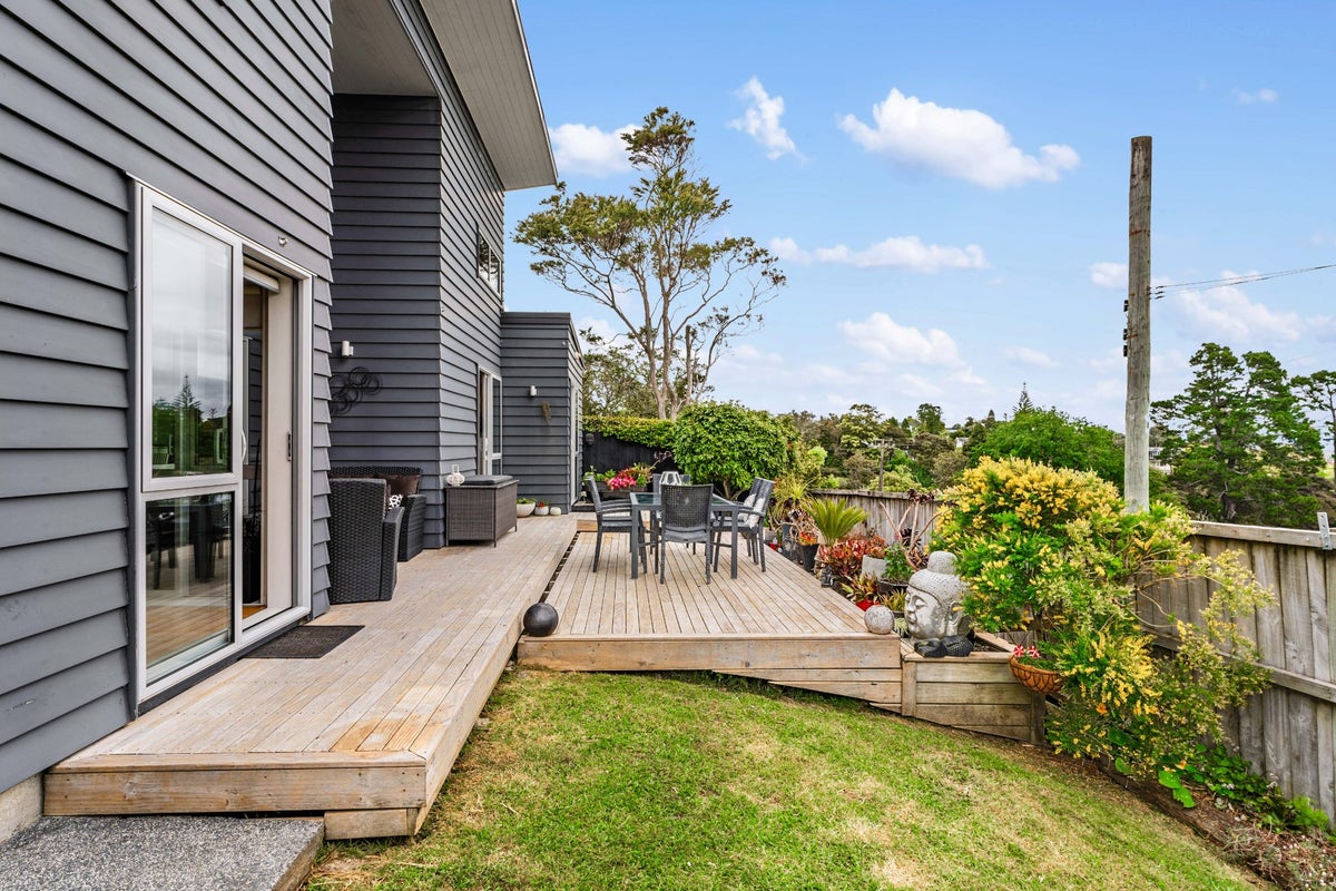 34 Sunnyhaven Avenue, Beach Haven, Auckland - Carousel 2