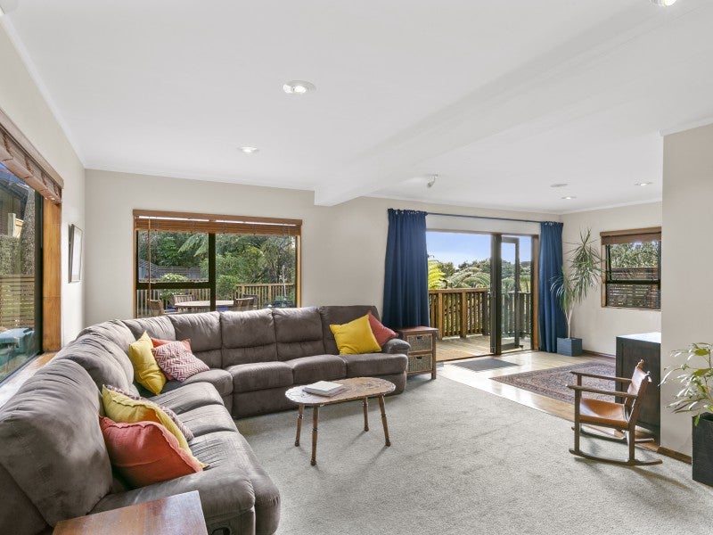 2 Wrights Hill Road, Karori, Wellington - Carousel 2