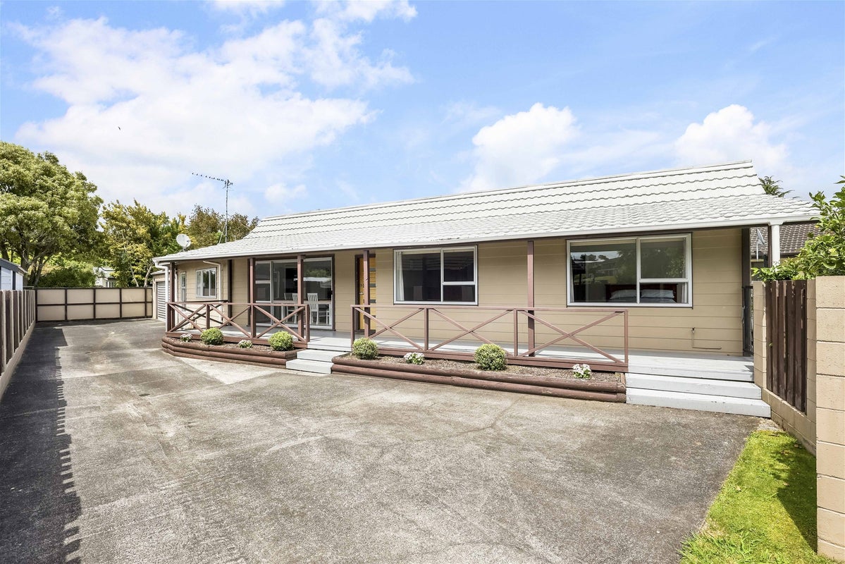 87 Pohutukawa Drive, Pukete, Hamilton - Carousel 2