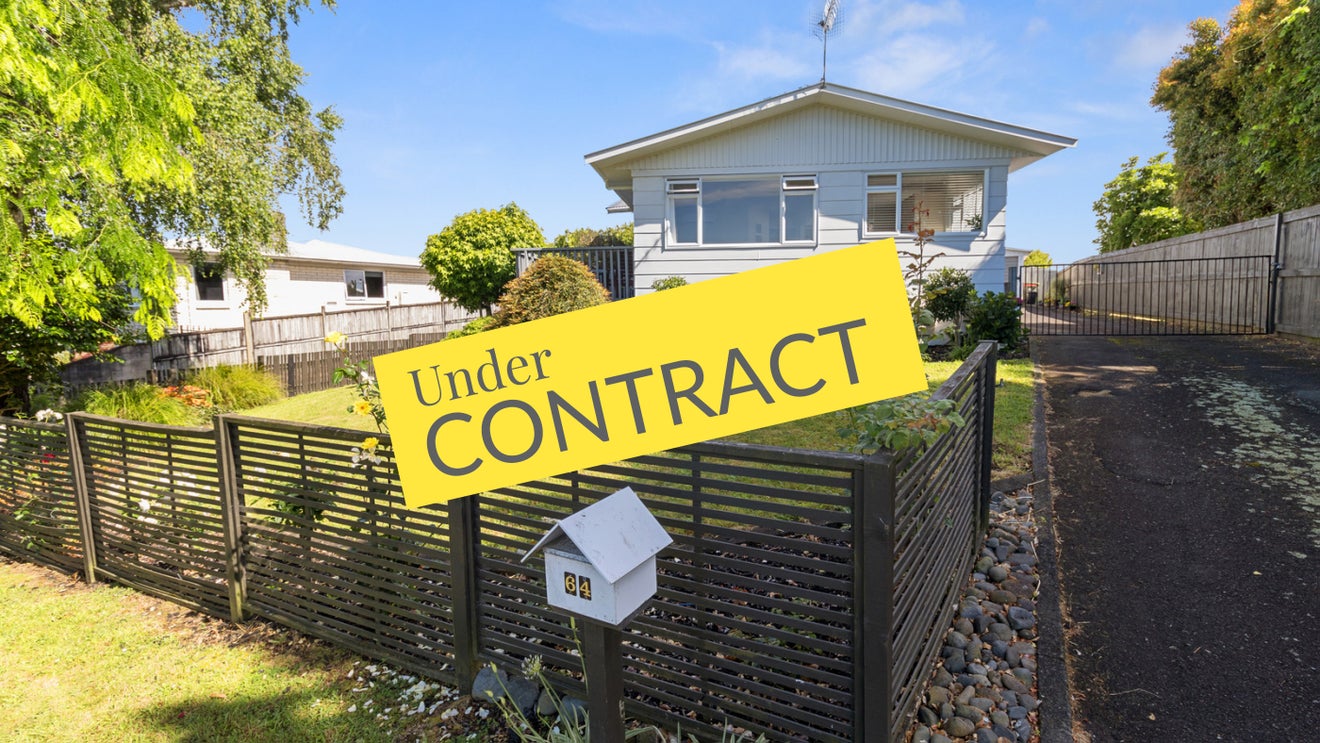 64 Pohutukawa Drive, Pukete, Hamilton - Carousel 1