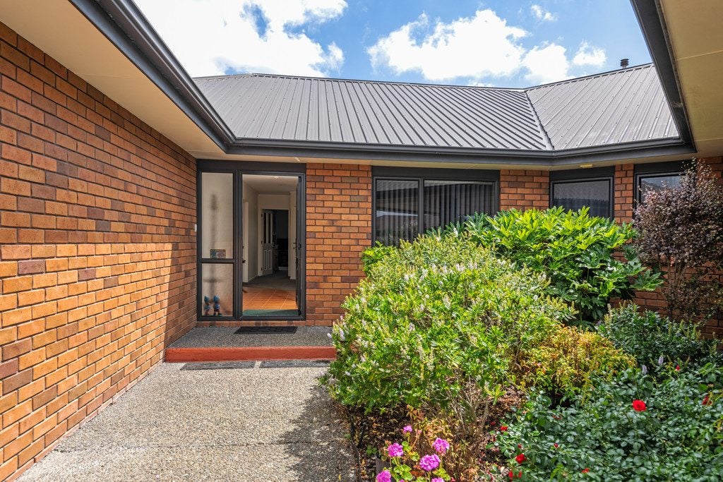 4 Azara Court, Milson, Palmerston North - Carousel 21