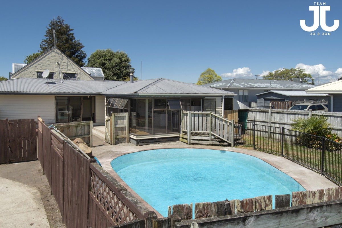 6A Queen Road, Bellevue, Tauranga - Carousel 1