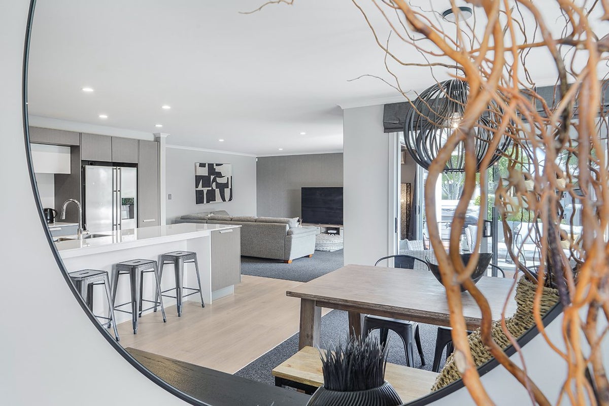 28 Brad Avenue, Flagstaff, Hamilton - Carousel 1