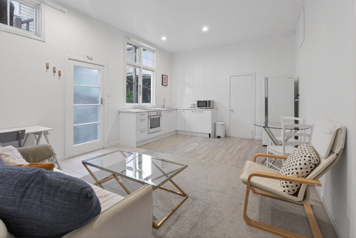 2/24 West End Road, Herne Bay, Auckland - Carousel 2
