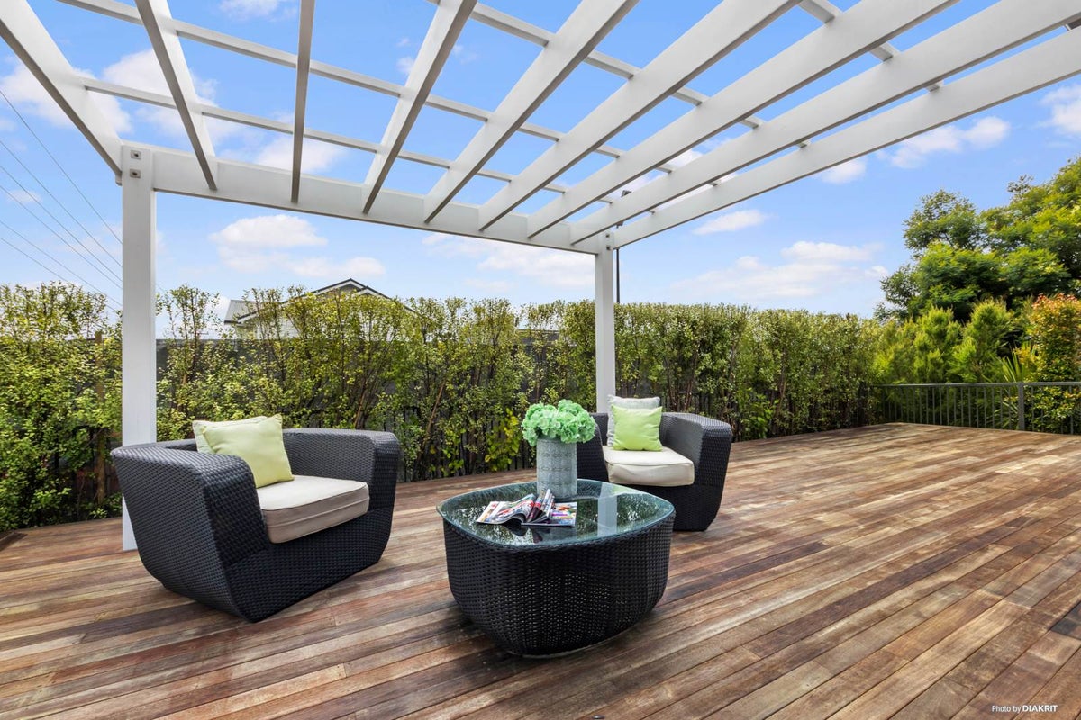 1 Ambar Ridge Avenue, Massey, Auckland - Carousel 2