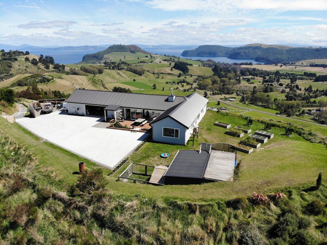 48 Edge Hill, Acacia Bay, Taupo - Carousel 1