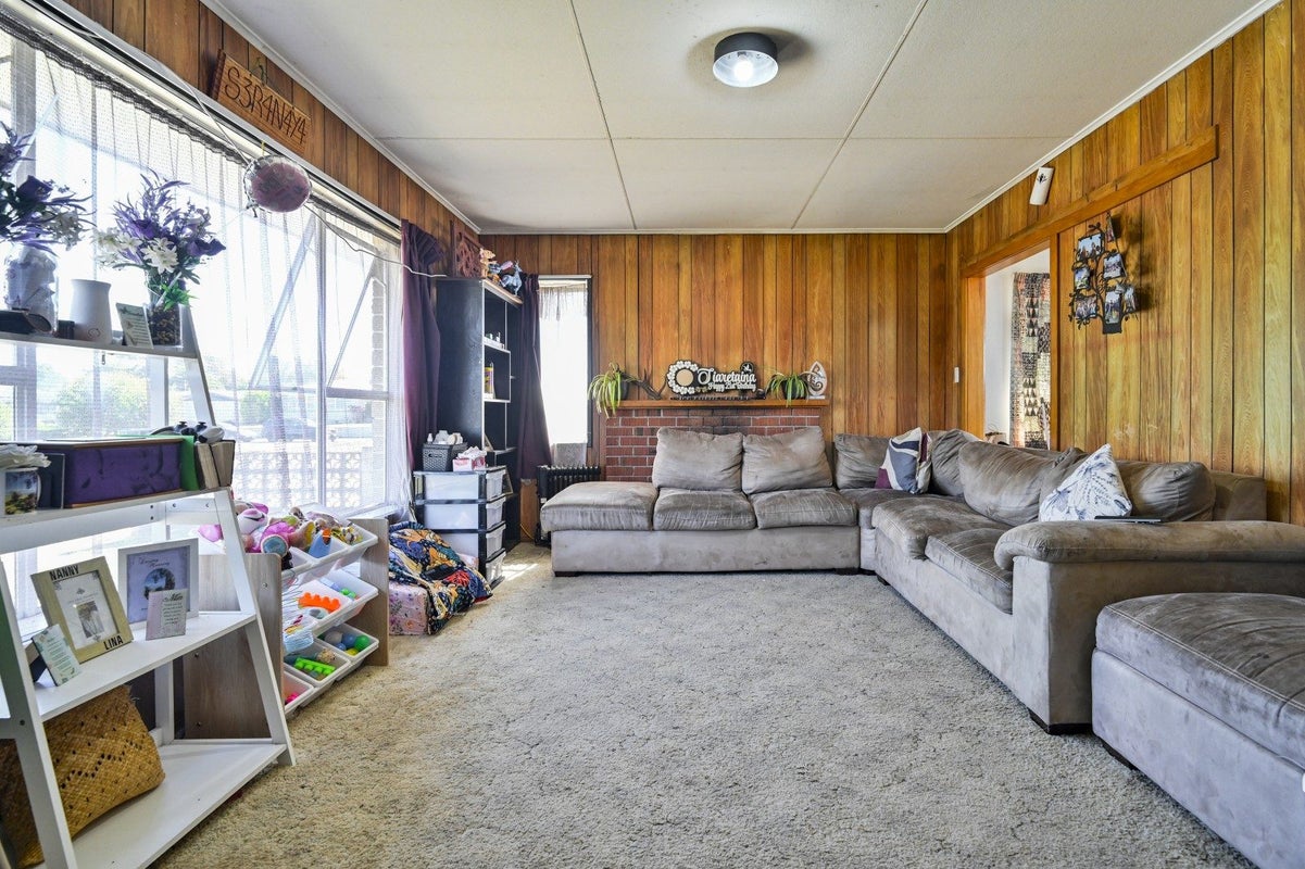 26 Scarborough Road, Flaxmere, Hastings - Carousel 2