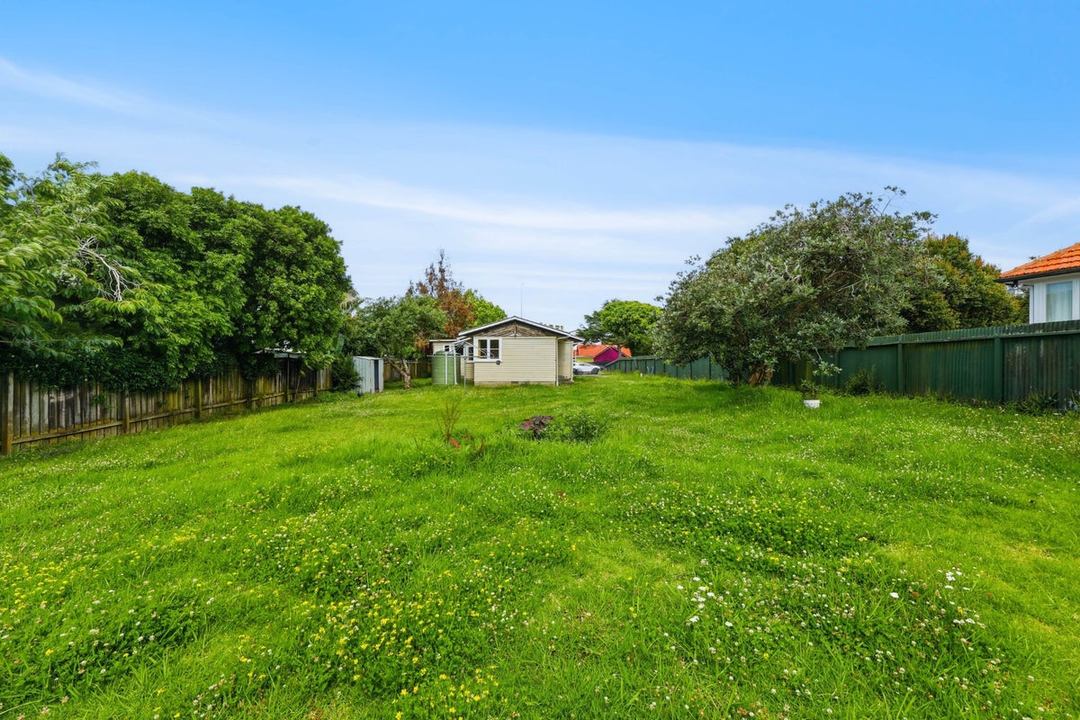 24 Rata Street, New Lynn, Auckland - Carousel 22