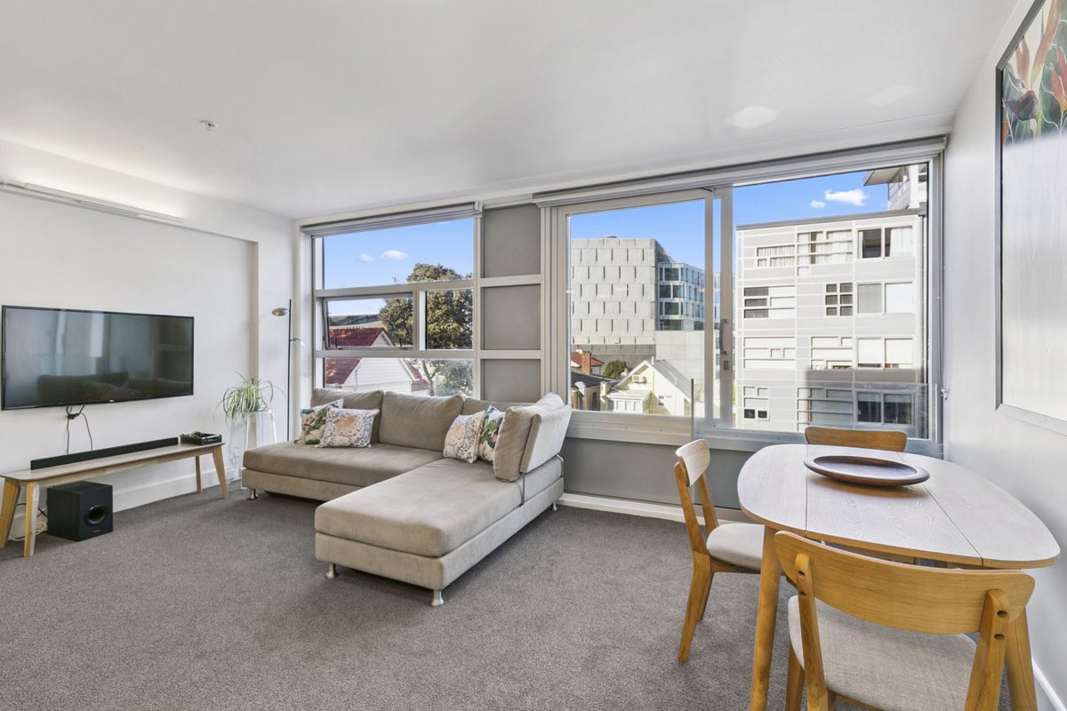 68/43 Mulgrave Street, Thorndon, Wellington - Carousel 1