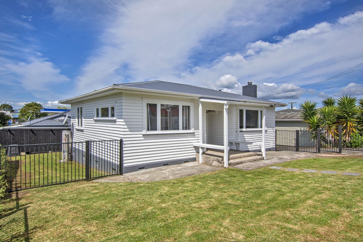 29 Clark Road, Te Kamo, Whangarei - Carousel 1
