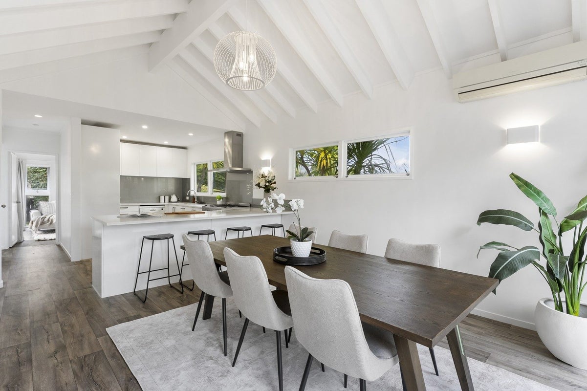 38 Merriefield Avenue, Forrest Hill, Auckland - Carousel 2