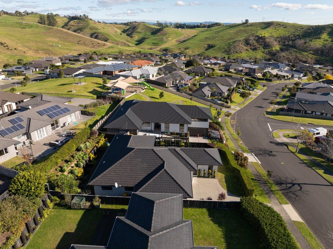 19 Ballintoy Park Drive, Welcome Bay, Tauranga - Carousel 21