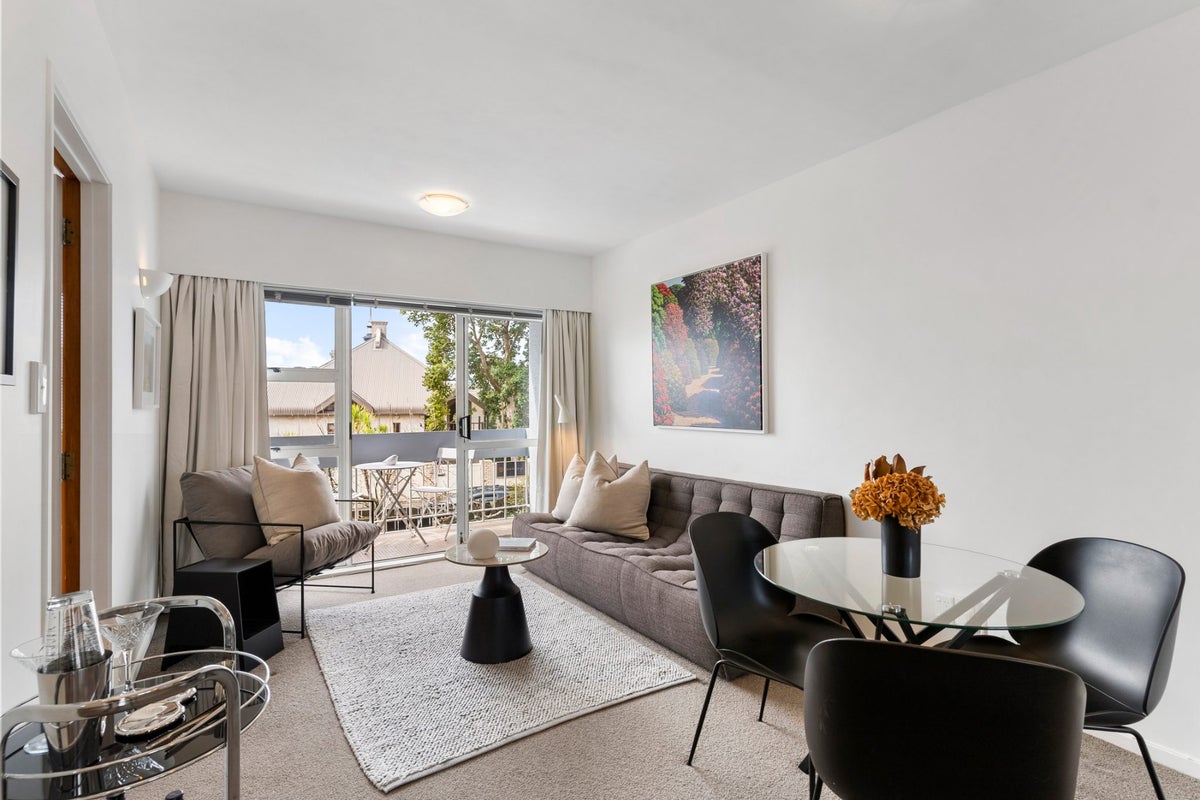 8/18 ARTHUR STREET, Freemans Bay, Auckland - Carousel 2