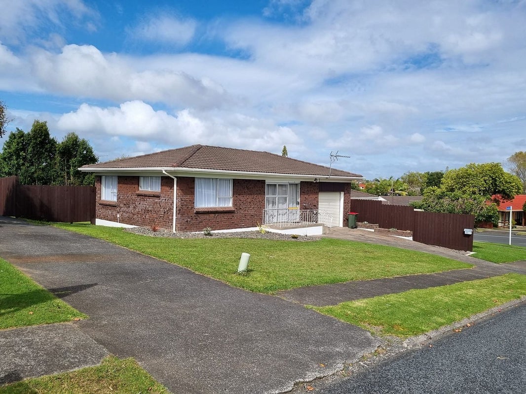 1 Anna Watson Road, Half Moon Bay, Auckland - Carousel 1