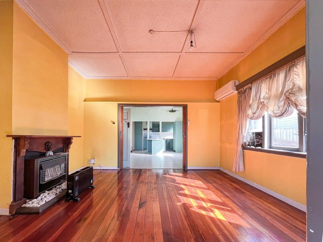 16 Rimu Street, New Lynn, Auckland - Carousel 1